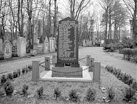 Berlin-Weissensee-Juedischer-Friedhof-19920105-12.jpg