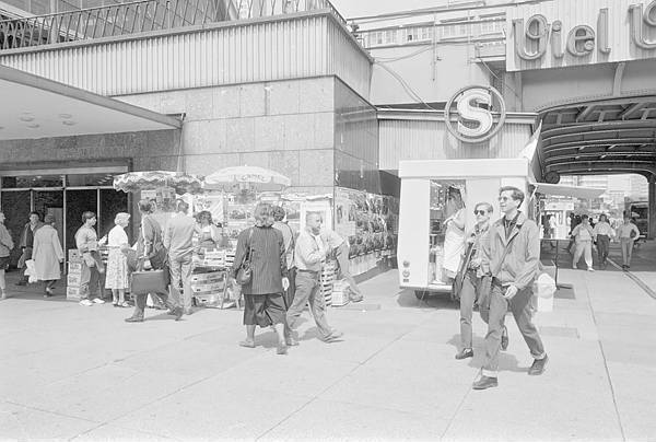 Juli 1990. Berlin. Berlin-Mitte. Alexanderplatz.