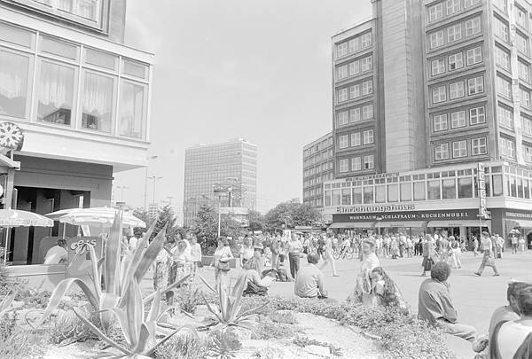 Juli 1990. Berlin. Berlin-Mitte. Alexanderplatz.