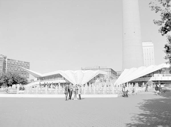 September 1993. Berlin. Berlin-Mitte. Alexanderplatz.