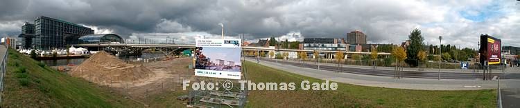 18. 10. 2009. Berlin. Berlin-Mitte. Hauptbahnhof. Eisenbahn. Schienenverkehr. (Panorama aus mehreren Einzelbildern)