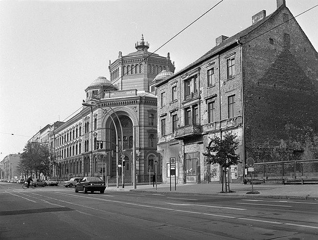 1. 6. 1991. Berlin. Berlin-Mitte. Oranienburger Straße. Scheunenviertel. Spandauer Vorstadt.