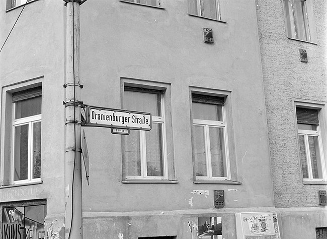 1. 6. 1991. Berlin. Berlin-Mitte. Oranienburger Straße. Scheunenviertel. Spandauer Vorstadt.