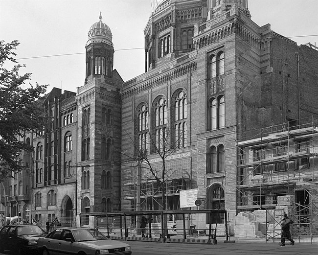 1. 6. 1991. Berlin. Berlin-Mitte. Oranienburger Straße. Synagoge. / Scheunenviertel / Spandauer Vorstadt