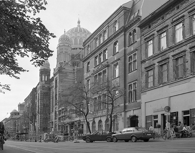 1. 6. 1991. Berlin. Berlin-Mitte. Oranienburger Straße. Synagoge. / Scheunenviertel / Spandauer Vorstadt