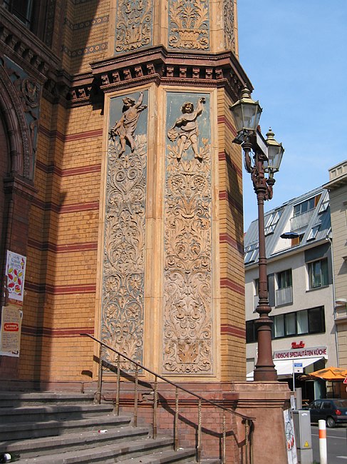 18. August 2002. Berlin. Berlin-Mitte. Scheunenviertel. Oranienburger Str.