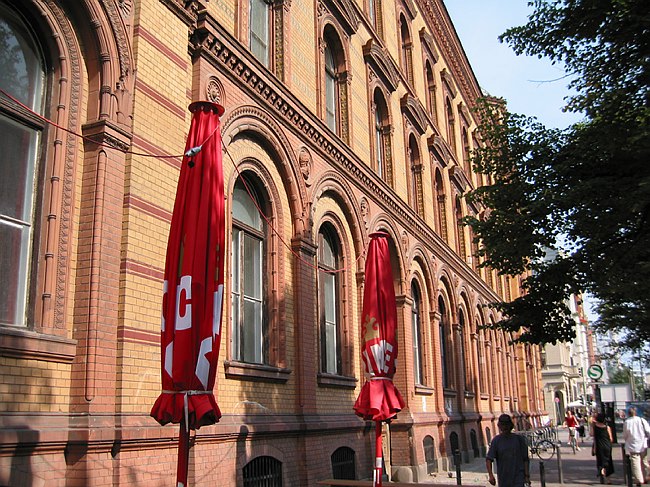 18. August 2002. Berlin. Berlin-Mitte. Scheunenviertel. Oranienburger Str.