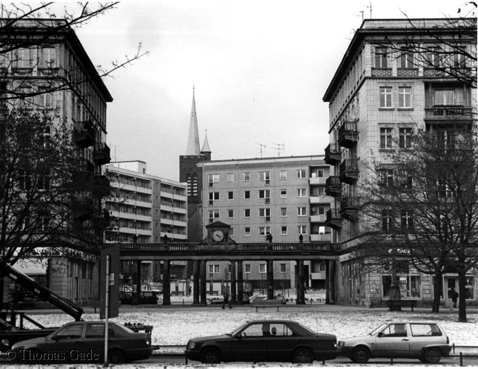 Februar 1996. Berlin. Friedrichshain. Karl-Marx-Allee.