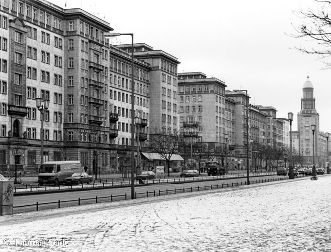 Februar 1996. Berlin. Friedrichshain. Karl-Marx-Allee.