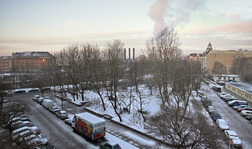 5. 3. 2006. Berlin. Mitte. Wedding. Pekinger Platz