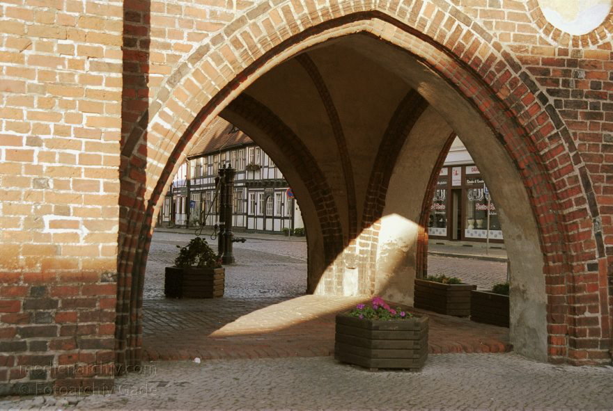 <br>Rathaus. in zwei Phasen um 1430 und 1480 errichtet.