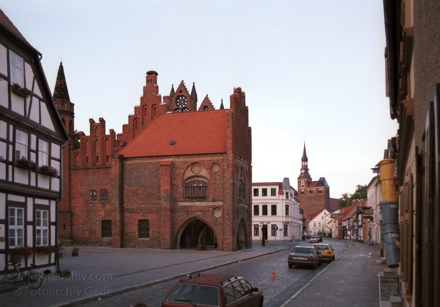 <br>Rathaus. in zwei Phasen um 1430 und 1480 errichtet.