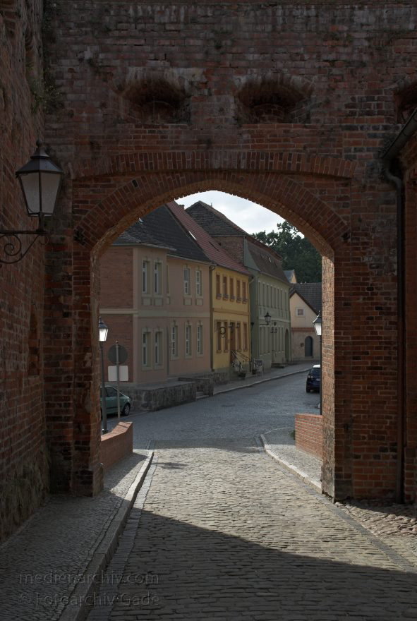 22. 7. 2009. Sachsen-Anhalt. Tangermünde. Kleinstadt an der Elbe in der Altmark. Altstadt mit Fachwerkhusern.