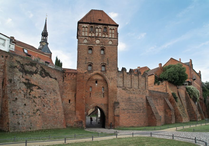 22. 7. 2009. Sachsen-Anhalt. Tangermünde. Kleinstadt an der Elbe in der Altmark. Altstadt mit Fachwerkhusern.