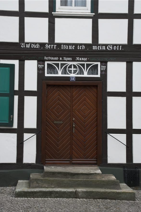23. 7. 2009. Sachsen-Anhalt. Tangermünde. Kleinstadt an der Elbe in der Altmark. Altstadt mit Fachwerkhusern. Kirchstrae