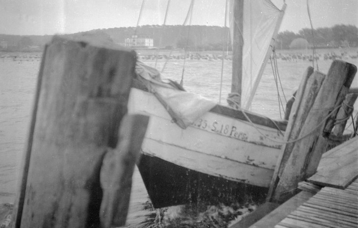 um 1936. Jugendliche aus Dresden im Urlaub. Wahrscheinlich an der Ostsee. Hitlerjugend