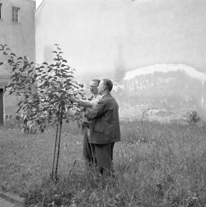 1936. Sachsen. Dresden. Menschen. zwei Männer