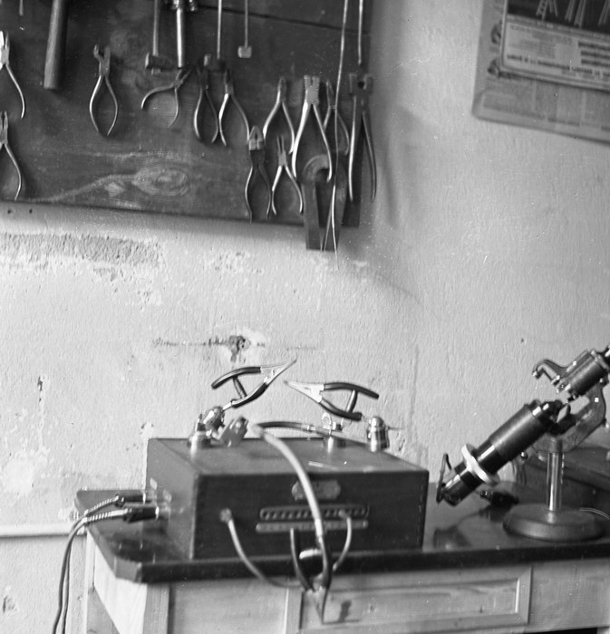 um 1936. Dresden. Instrumente eines Optikers / Augenarztes.