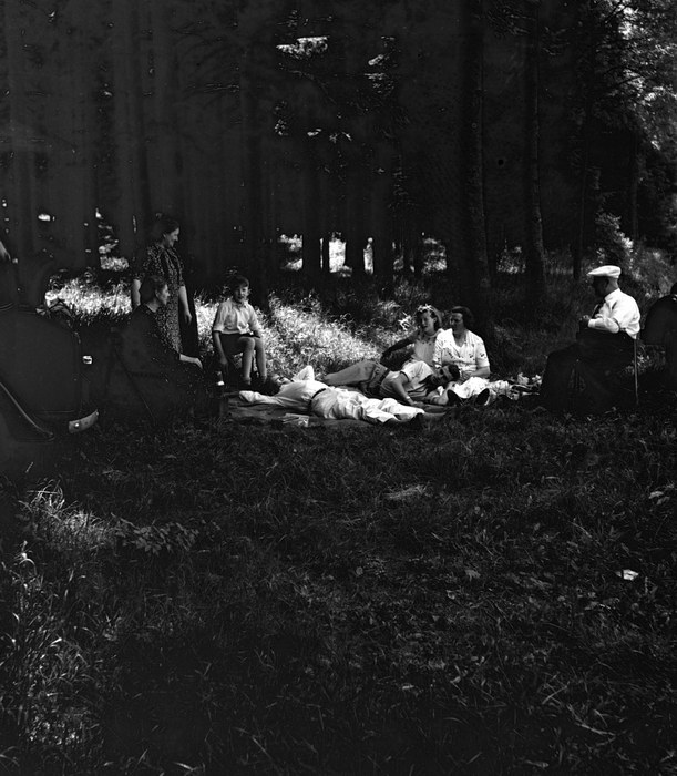 1936. Sachsen. Dresden. Nationalsozialismus. Drittes Reich. Picknick im Wald