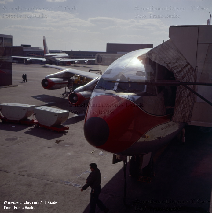 1960. USA. Flugzeug. Flugplatz. Airplane. Airport