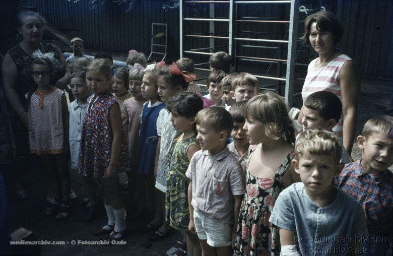1970. Sowjetunion. Russland.  Charkow. Kinder